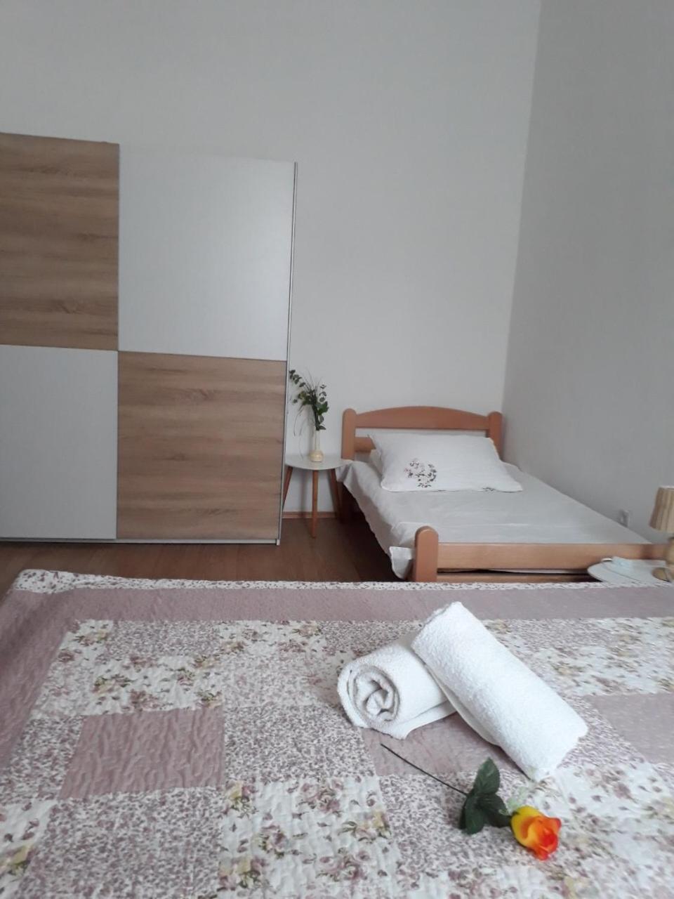Apartment Retro III Koper Buitenkant foto